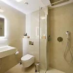 Rousseau Hotel 3*