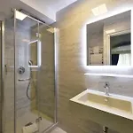 Hotel Rousseau 3*