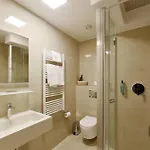 Rousseau Hotel 3*