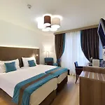 Hotel Rousseau 3*