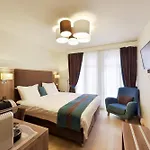 Rousseau 3*