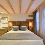Rousseau 3*