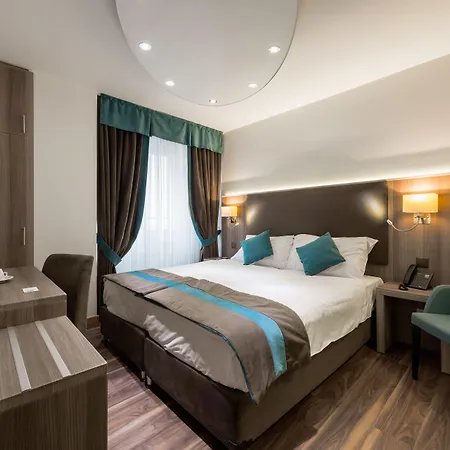 Hotel Rousseau 3*