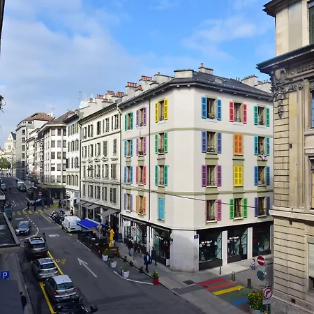 Rousseau Hotel 3*